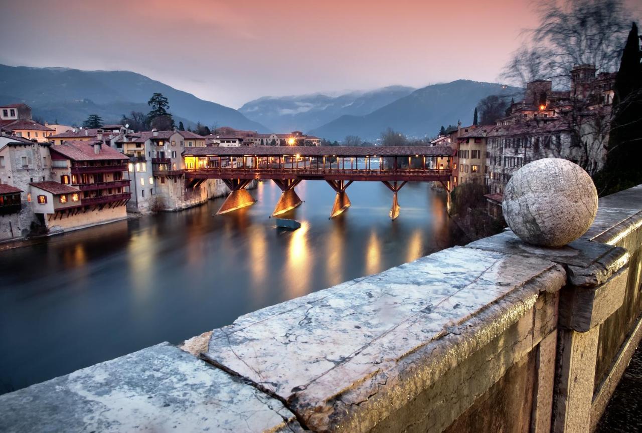 Vicolo J. Da Ponte - Bassano Centro Storico Apartment Bassano del Grappa Luaran gambar