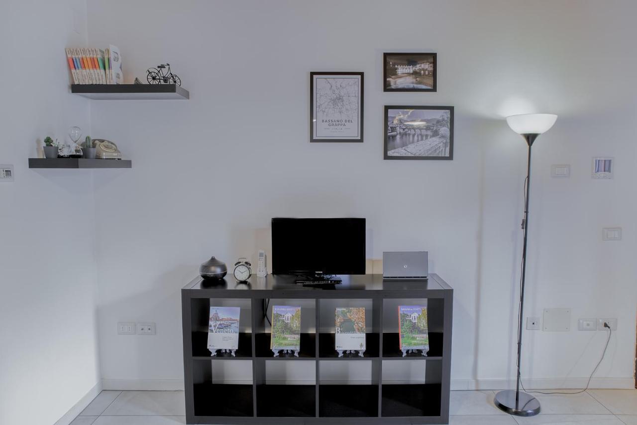 Vicolo J. Da Ponte - Bassano Centro Storico Apartment Bassano del Grappa Luaran gambar