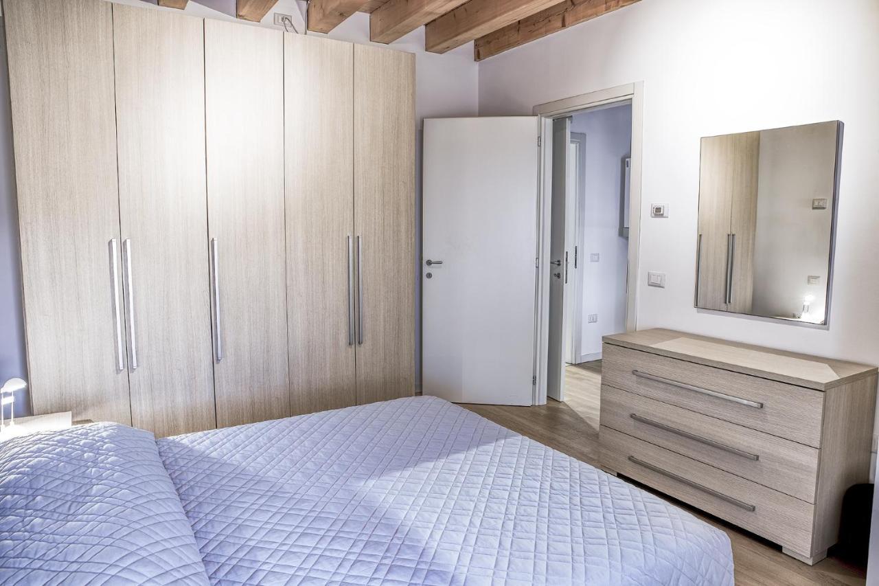 Vicolo J. Da Ponte - Bassano Centro Storico Apartment Bassano del Grappa Luaran gambar